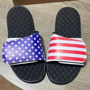 iSlide Men’s Red White Blue American Flag Sandals